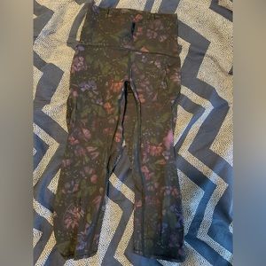 Lululemon capris size 2